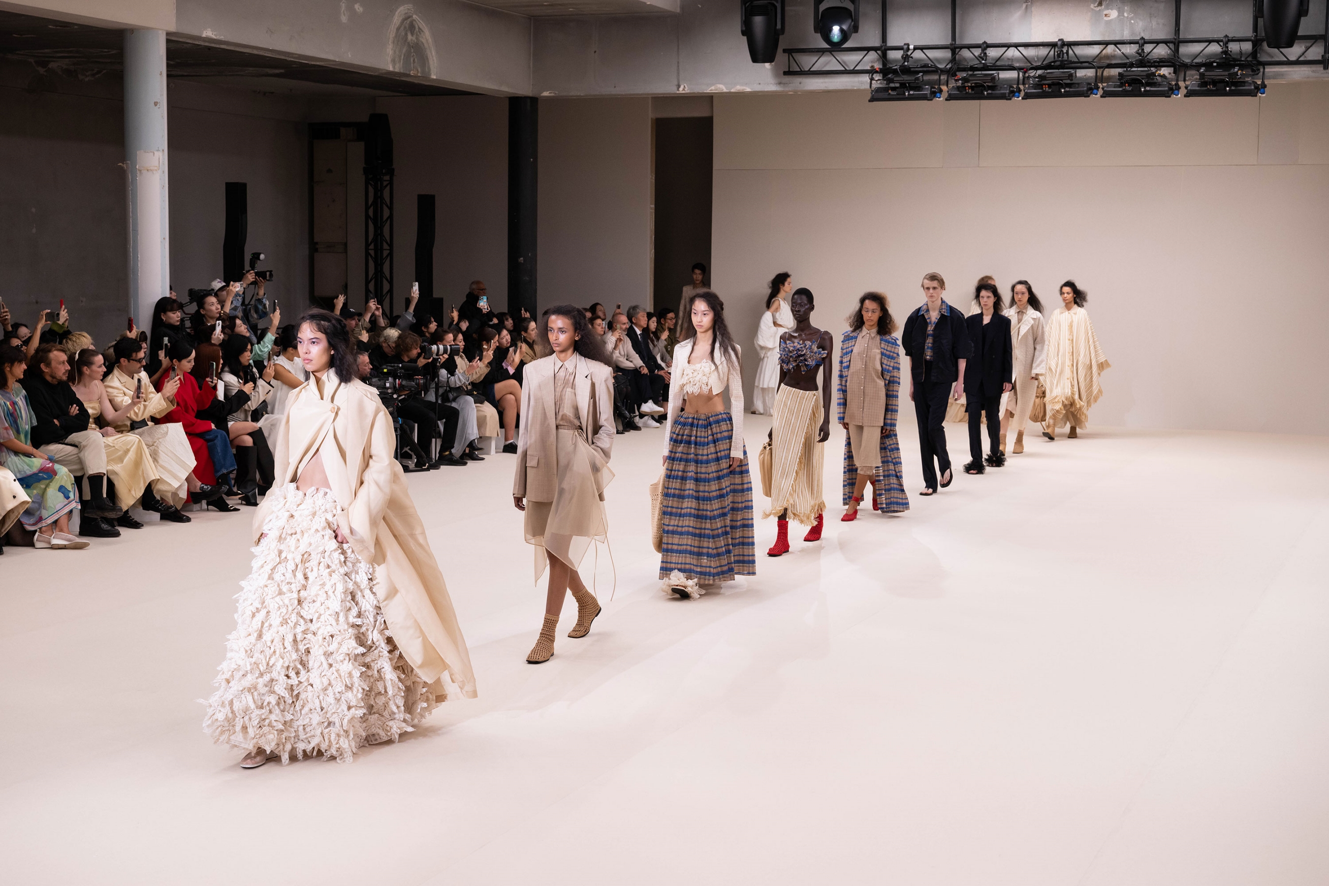 컨셉코리아, 파리서 K-패션 알렸다... 세계 4대 패션성지로 확장 2214-Image